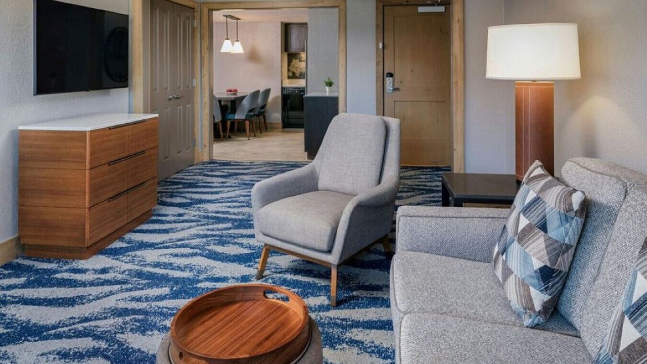 Photo of Livingroom in Peak 9