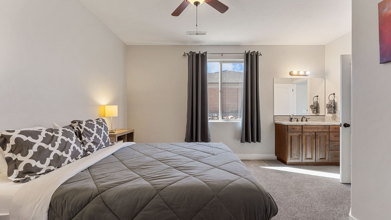 Photo of Bedroom in Hurricane