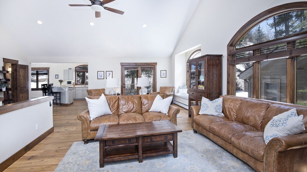 Photo of Livingroom in Vail