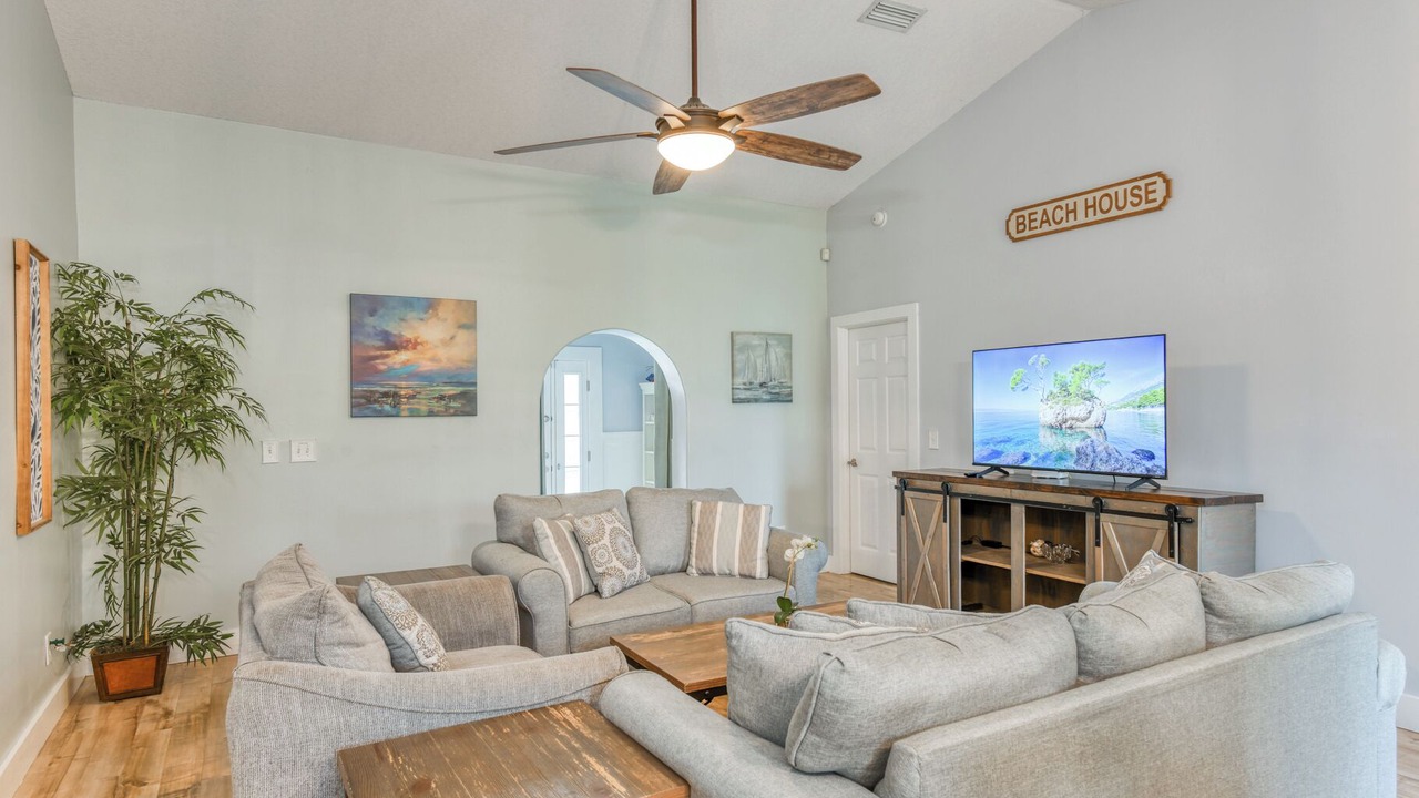 Photo of Livingroom in Butler Beach