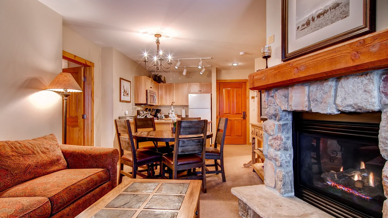 Photo of Livingroom in River Run