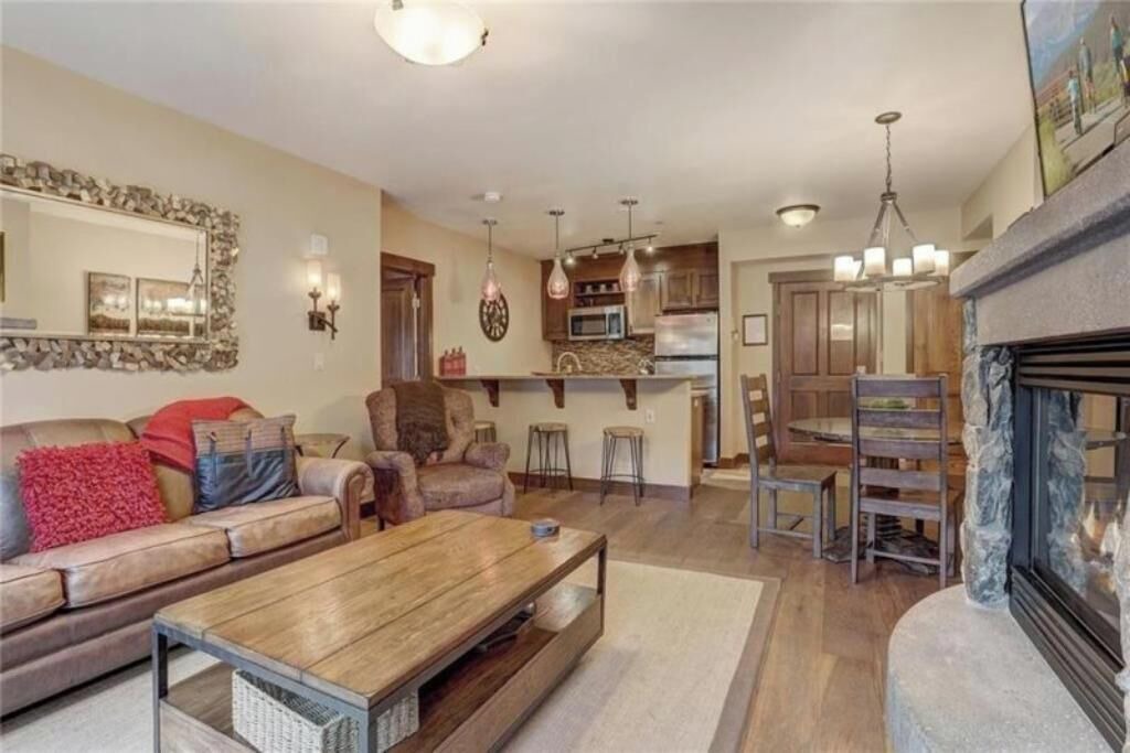 Photo of Livingroom in River Run
