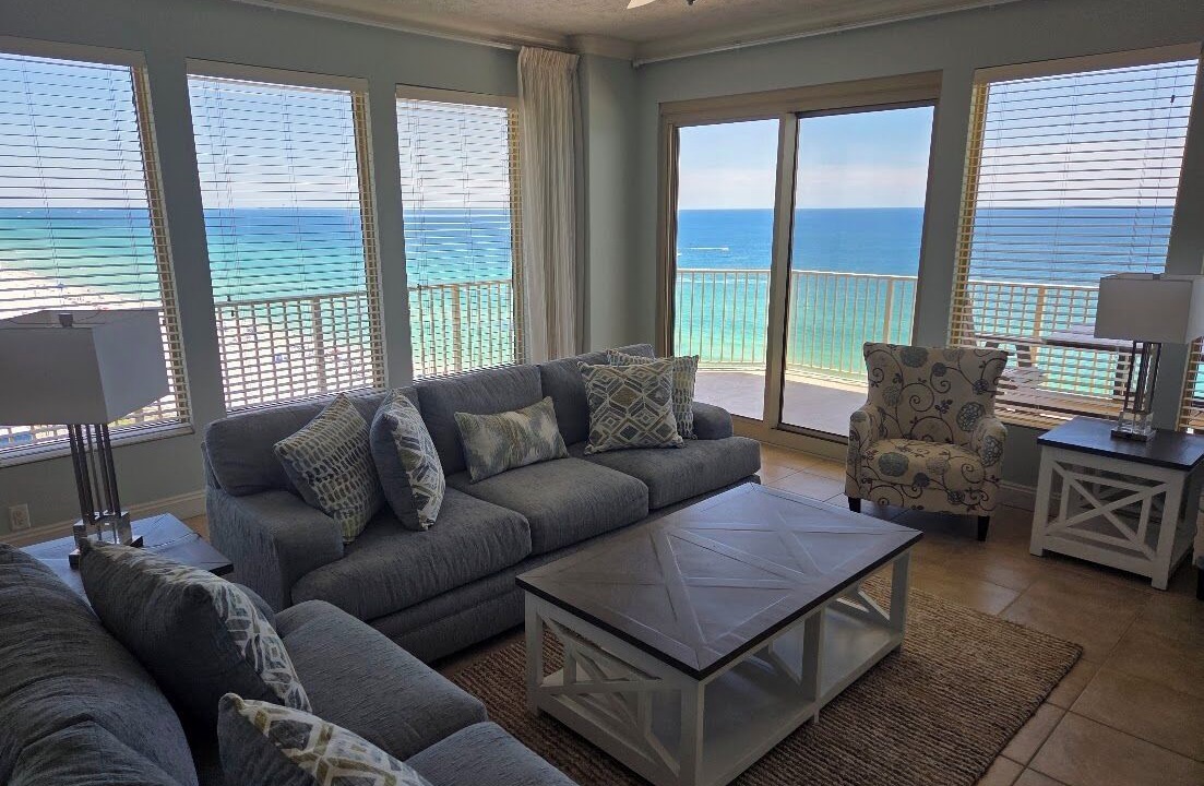 Photo of Livingroom in Thomas Drive