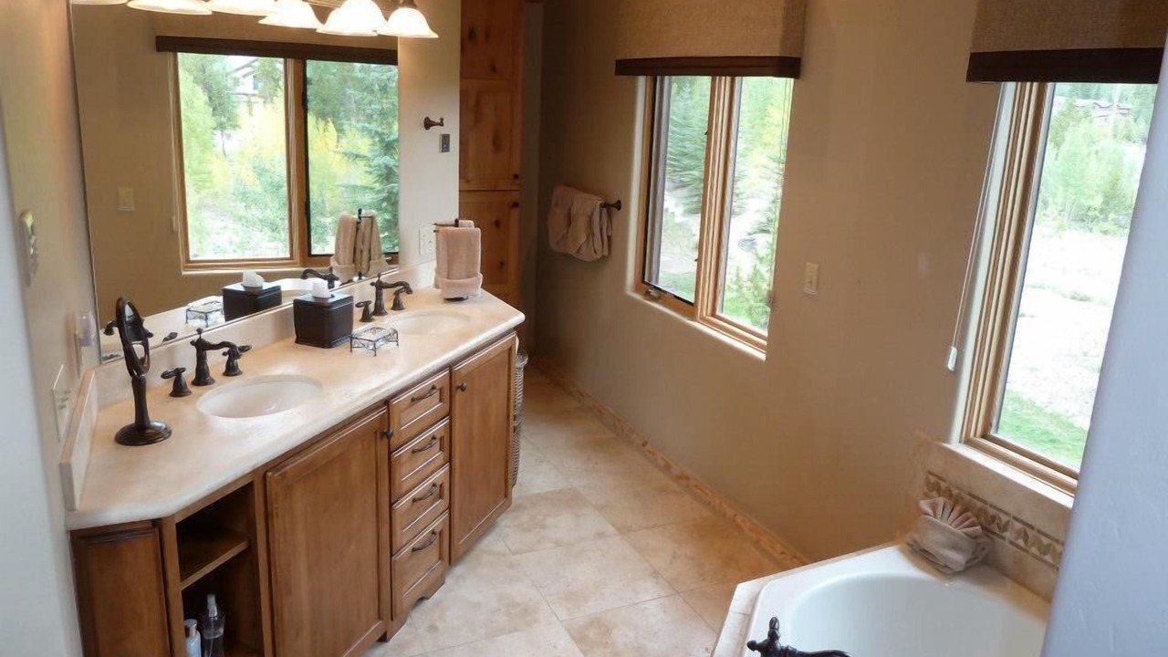 Photo of Bathroom in Royal Mountain Ranch