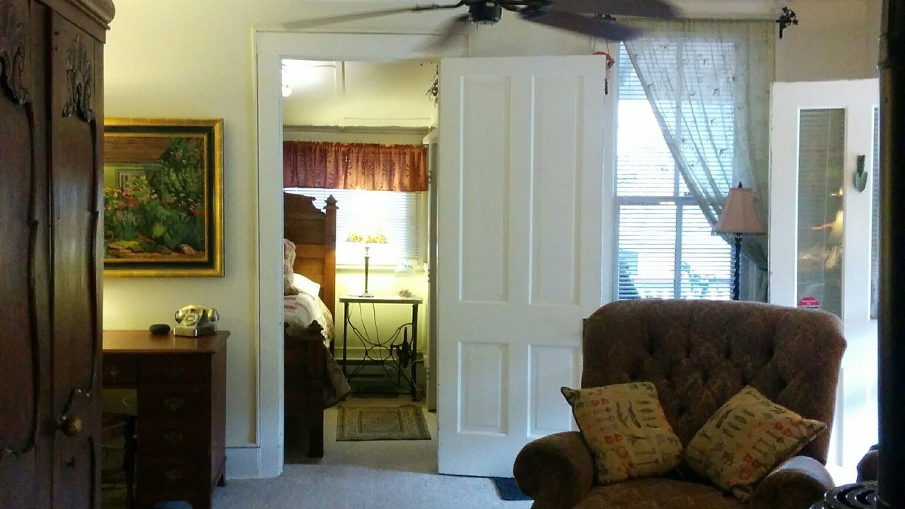 Photo of Bedroom in Manitou Springs Historic District