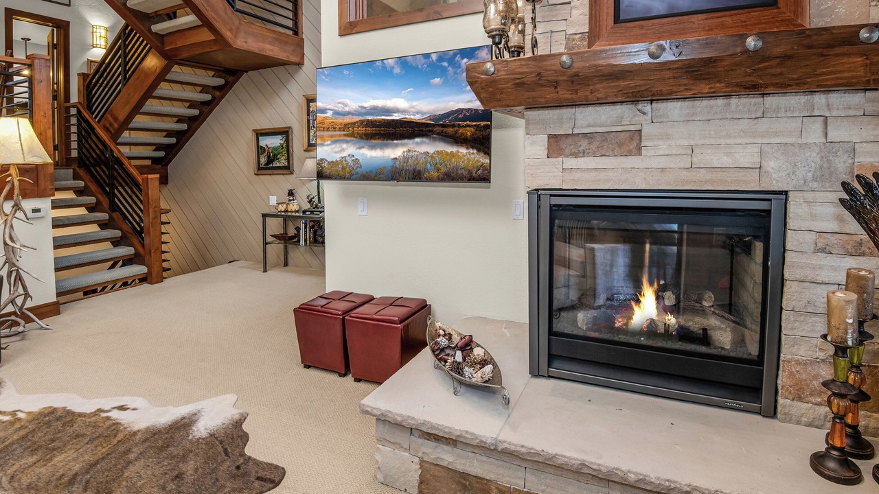 Photo of Livingroom in Avon