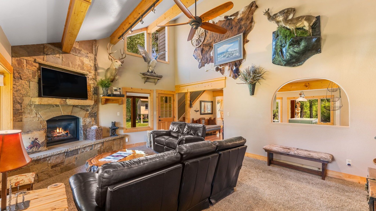 Photo of Livingroom in Gunnison