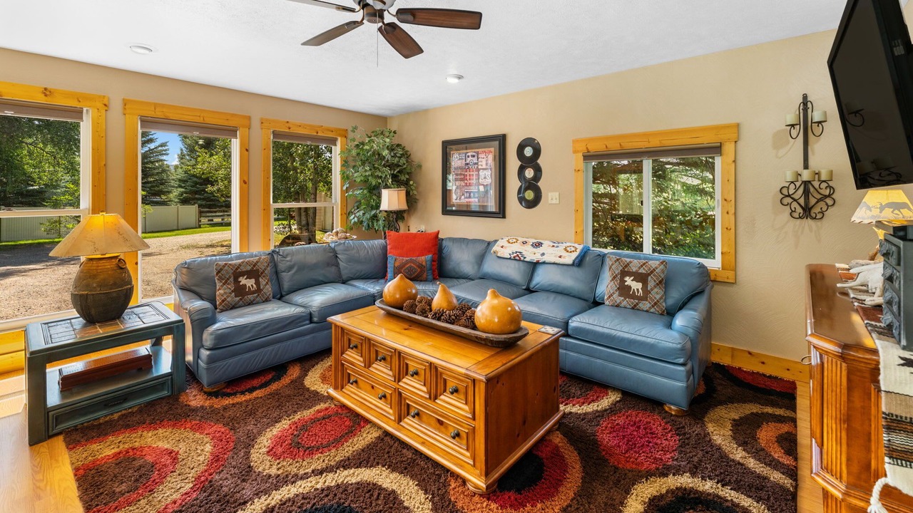 Photo of Livingroom in Gunnison