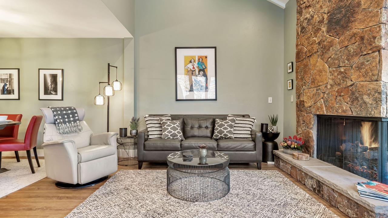 Photo of Livingroom in Cottonwood Heights