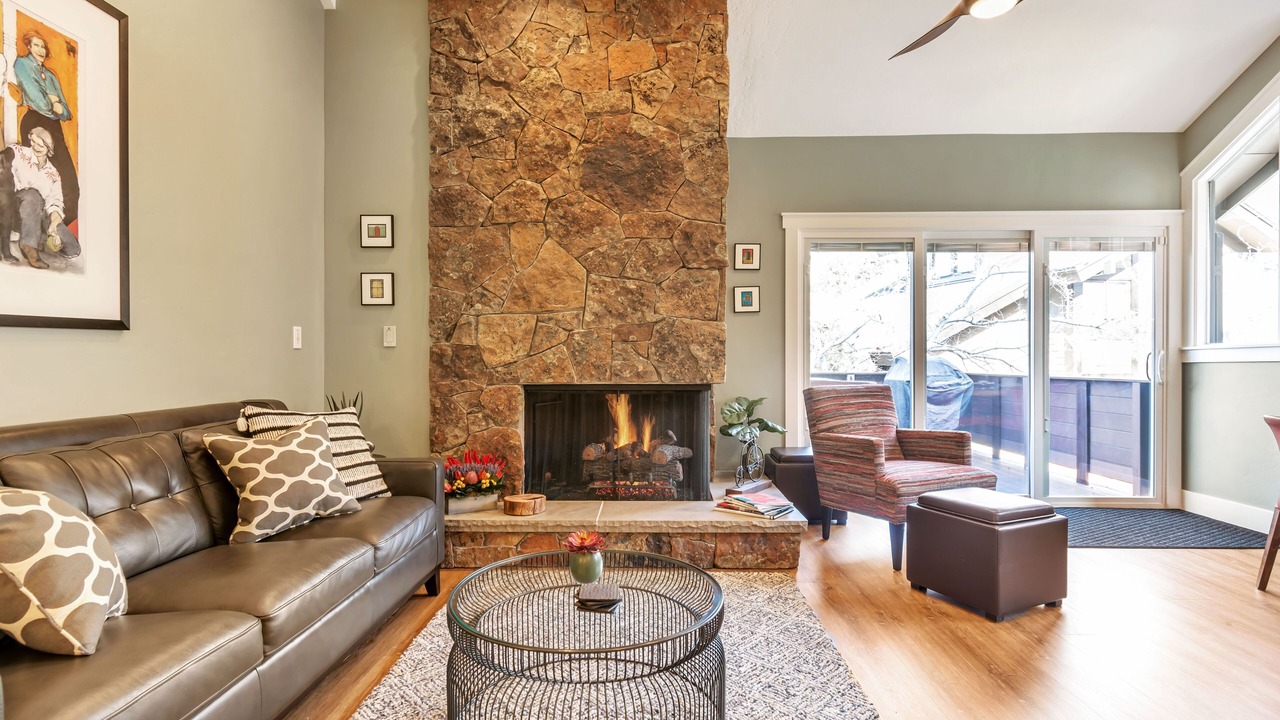 Photo of Livingroom in Cottonwood Heights