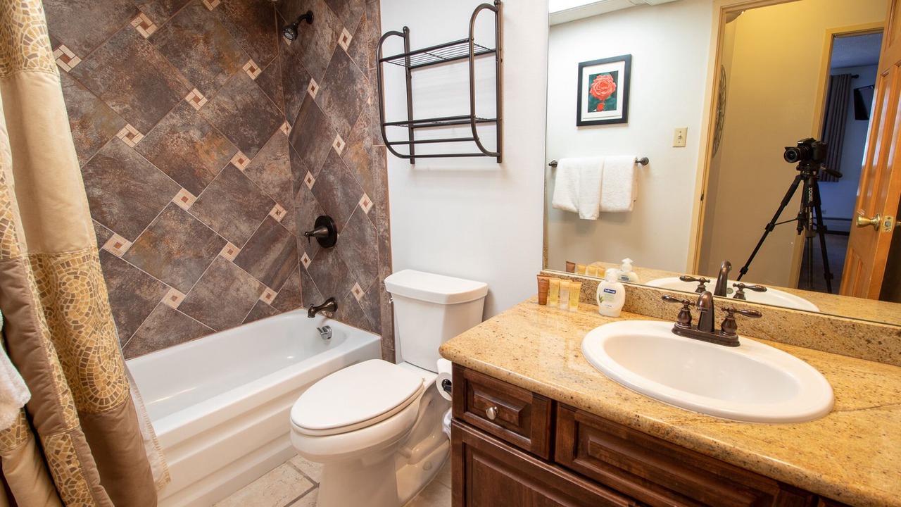 Photo of Bathroom in Peak 9