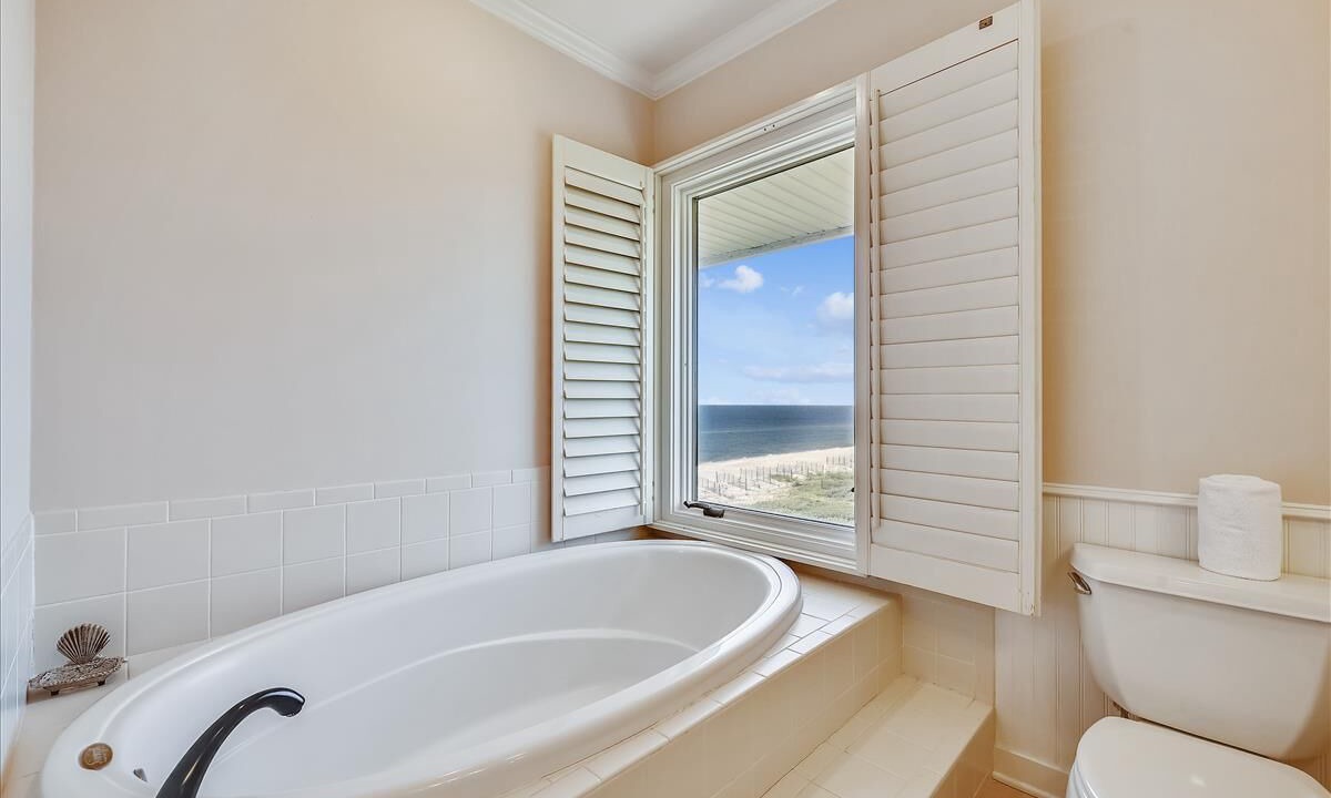 Photo of Bathroom in Plantation