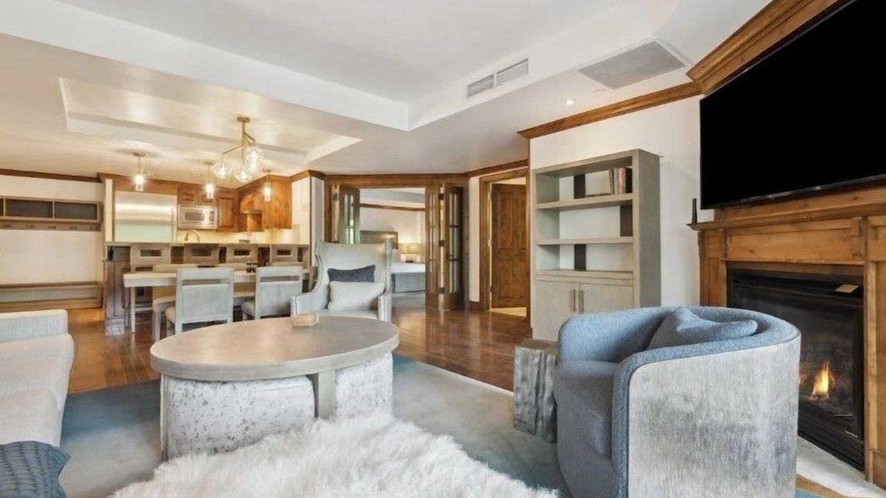Photo of Livingroom in Downtown