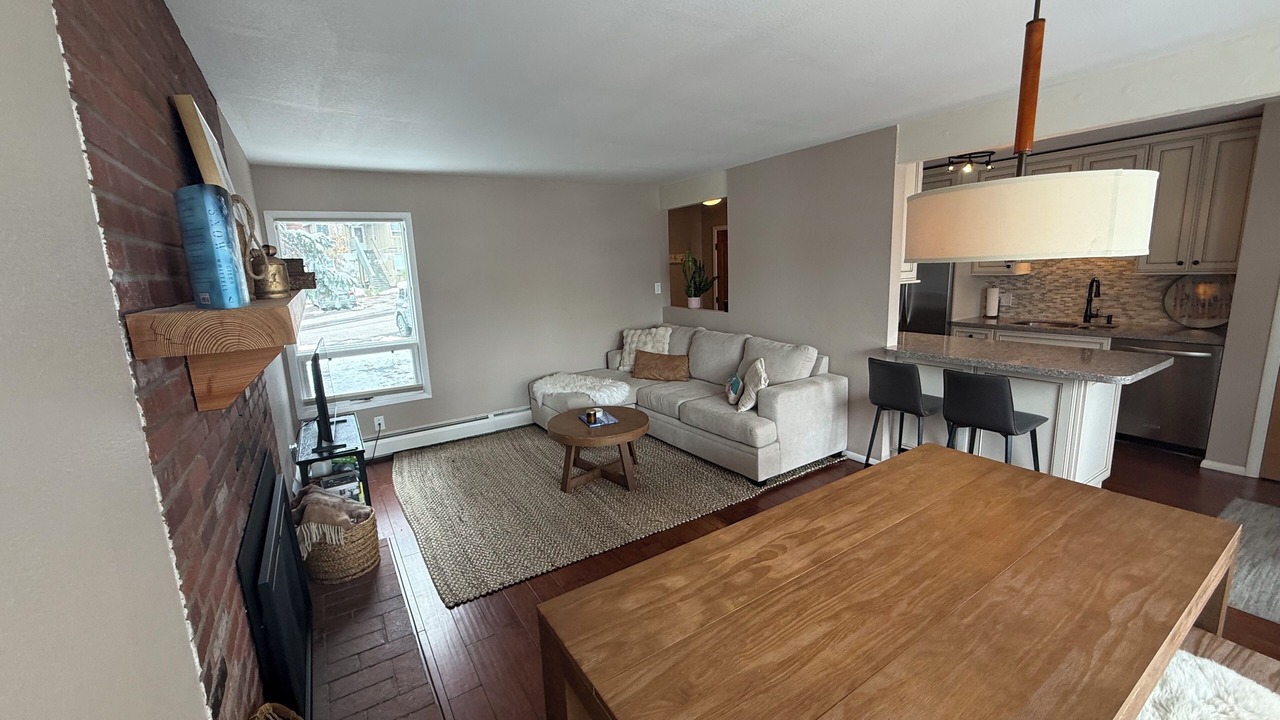 Photo of Livingroom in Vail