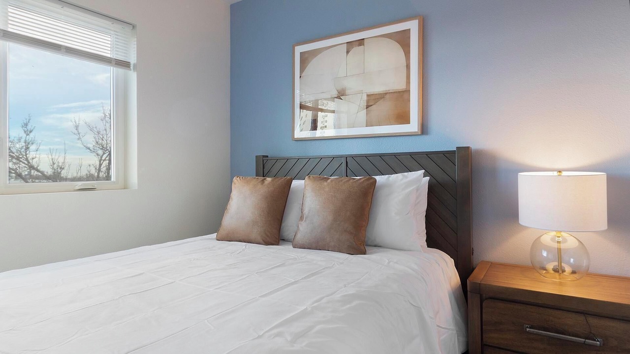 Photo of Bedroom in College View