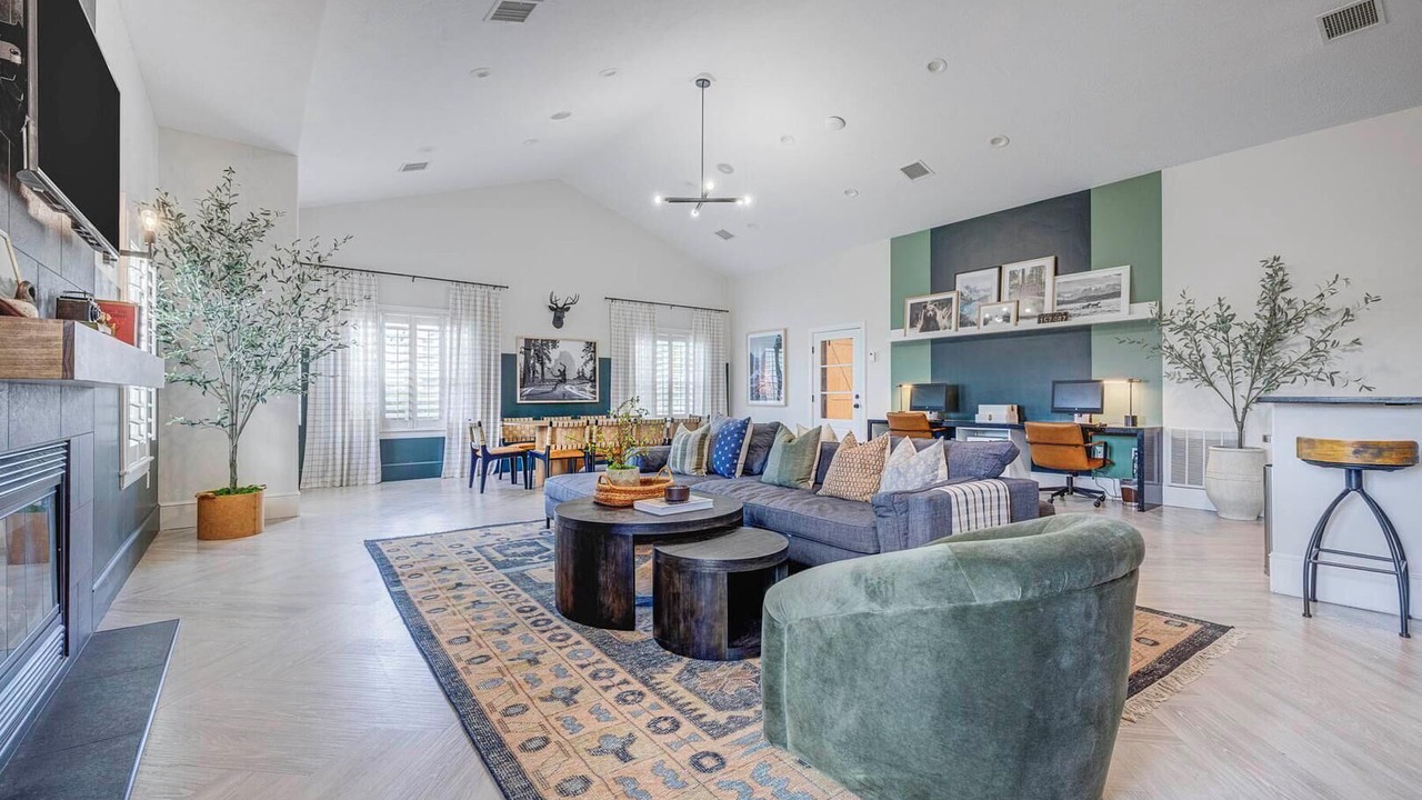 Photo of Livingroom in Herriman