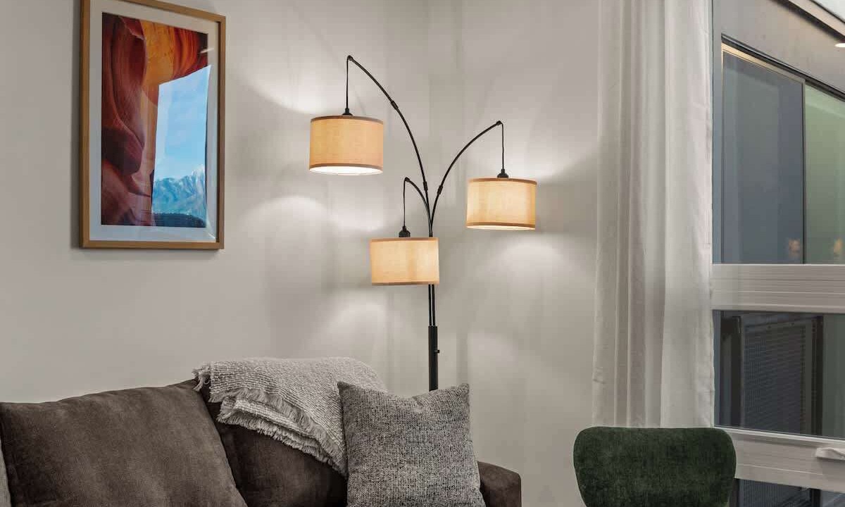 Photo of Livingroom in People's Freeway