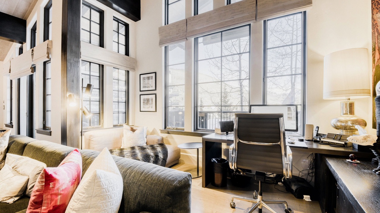 Photo of Livingroom in Vail