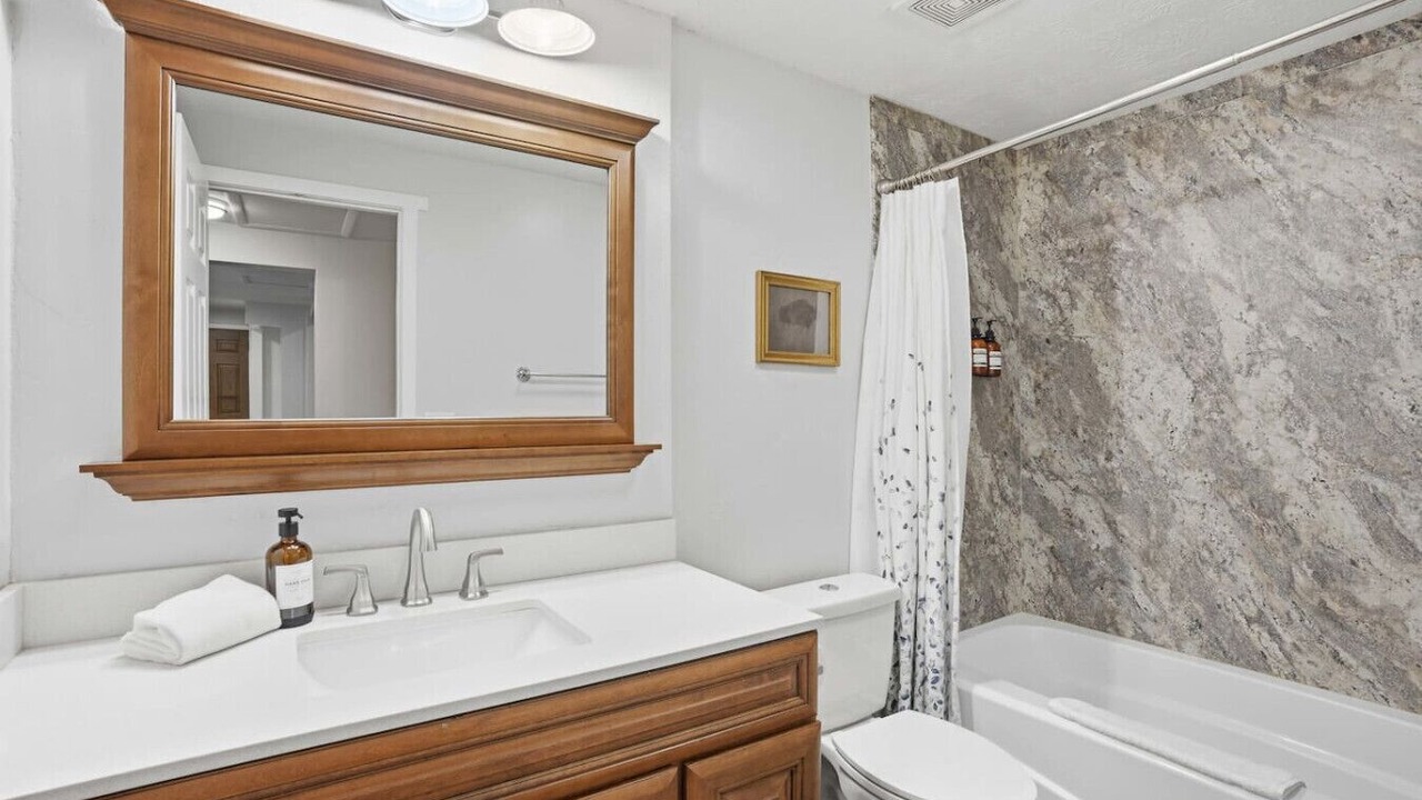 Photo of Bathroom in Cottonwood Heights