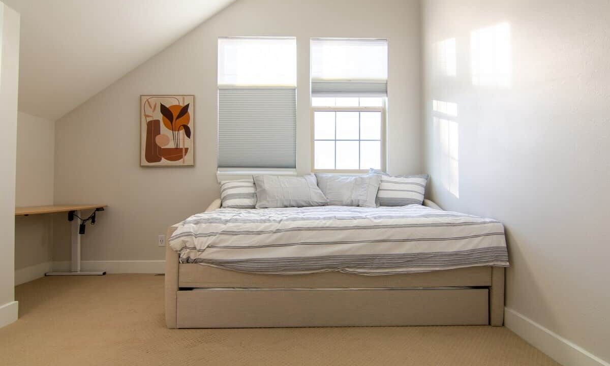 Photo of Bedroom in Hale