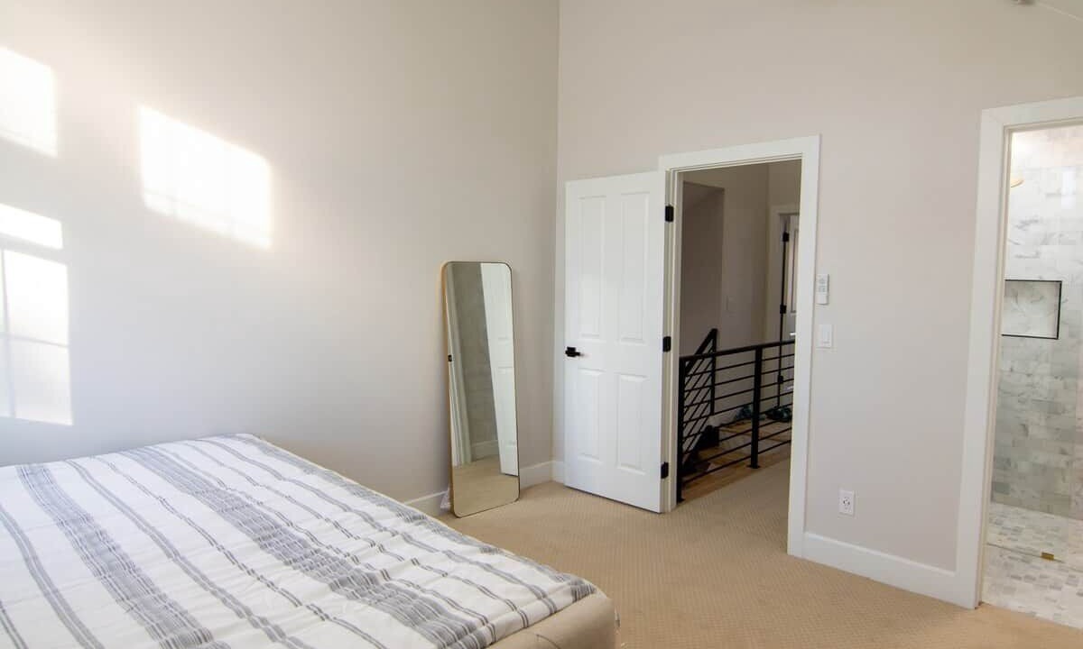 Photo of Bedroom in Hale