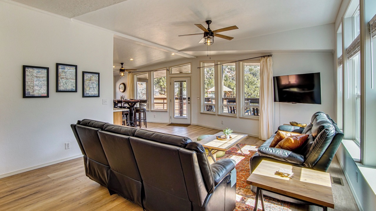 Photo of Livingroom in Mammoth Creek