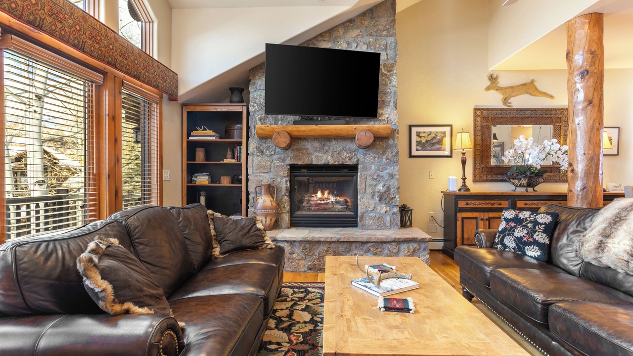Photo of Livingroom in Edwards