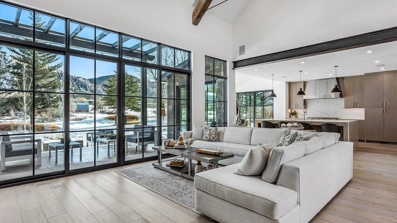 Photo of Livingroom in Aspen Glen