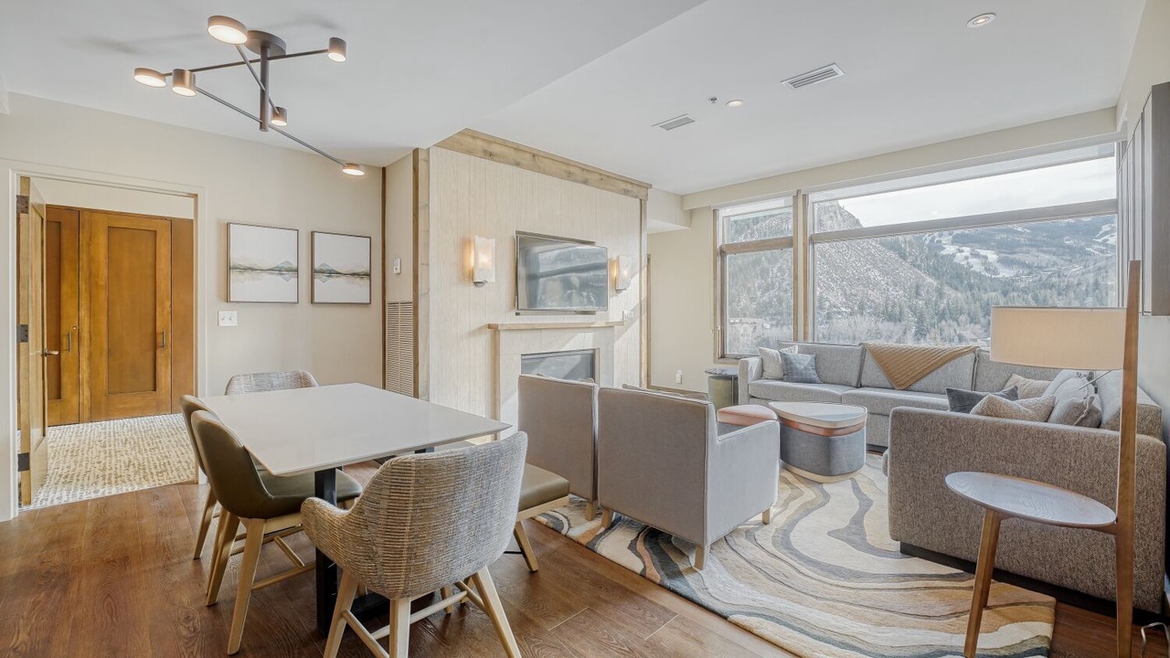 Photo of Livingroom in Avon