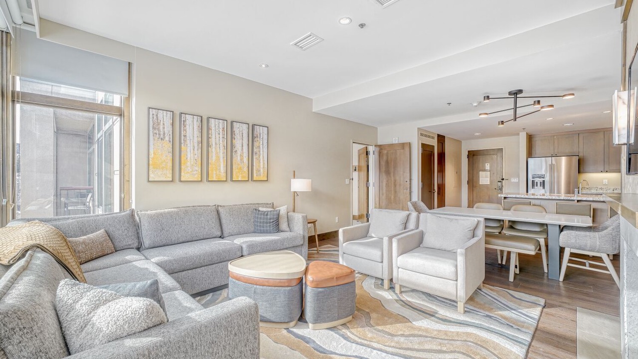 Photo of Livingroom in Avon