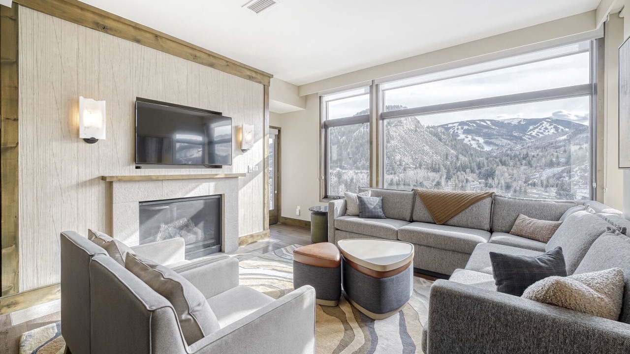 Photo of Livingroom in Avon