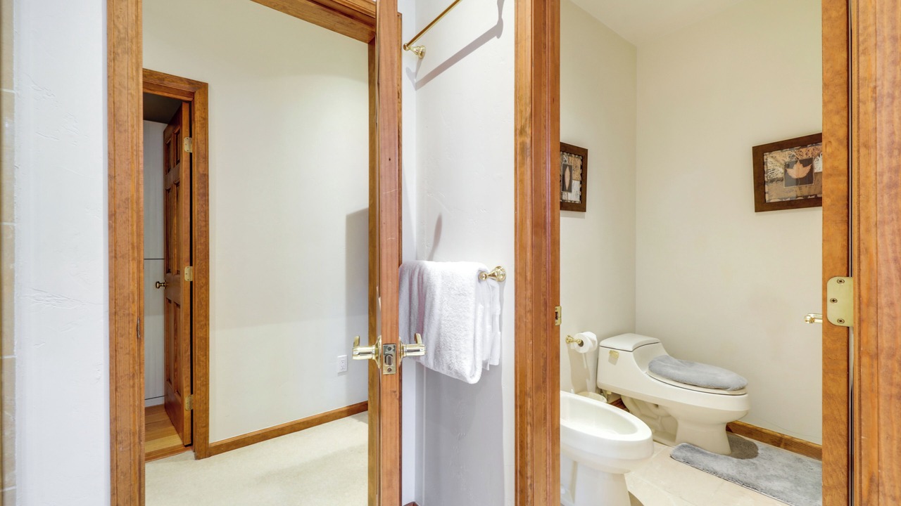 Photo of Bathroom in Highland Meadows