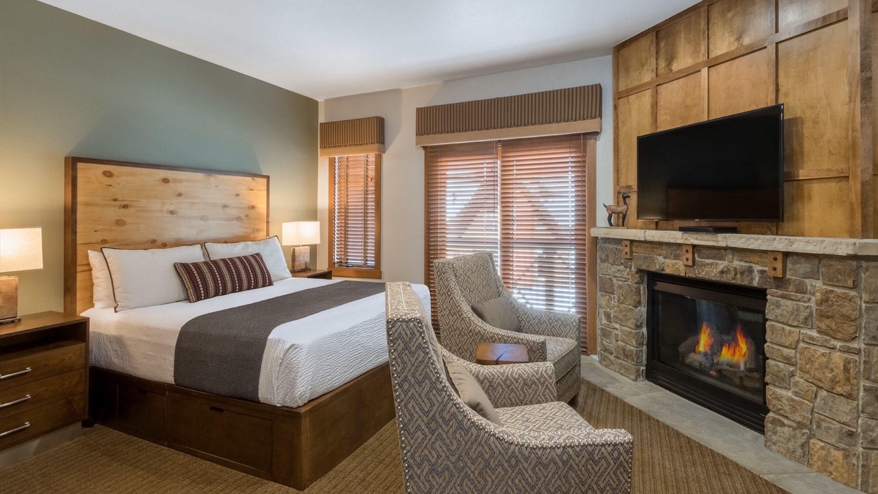 Photo of Bedroom in Peak 9