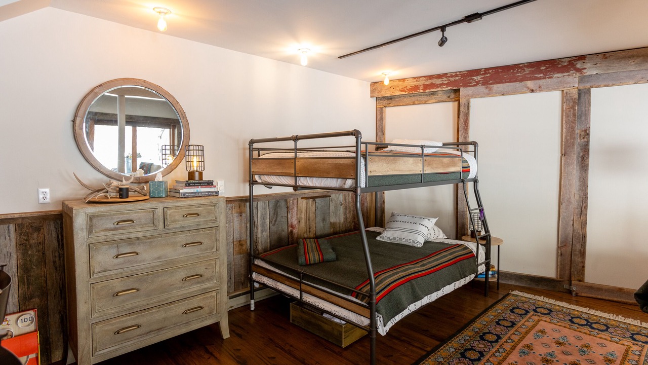 Photo of Bedroom in Basalt