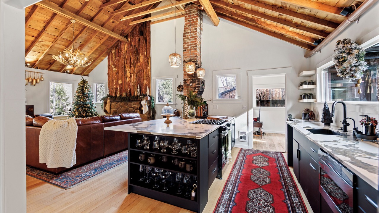 Photo of Kitchen in Skyway