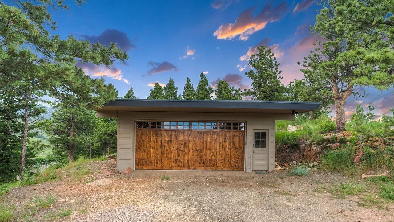 Photo of Outdoor in Golden