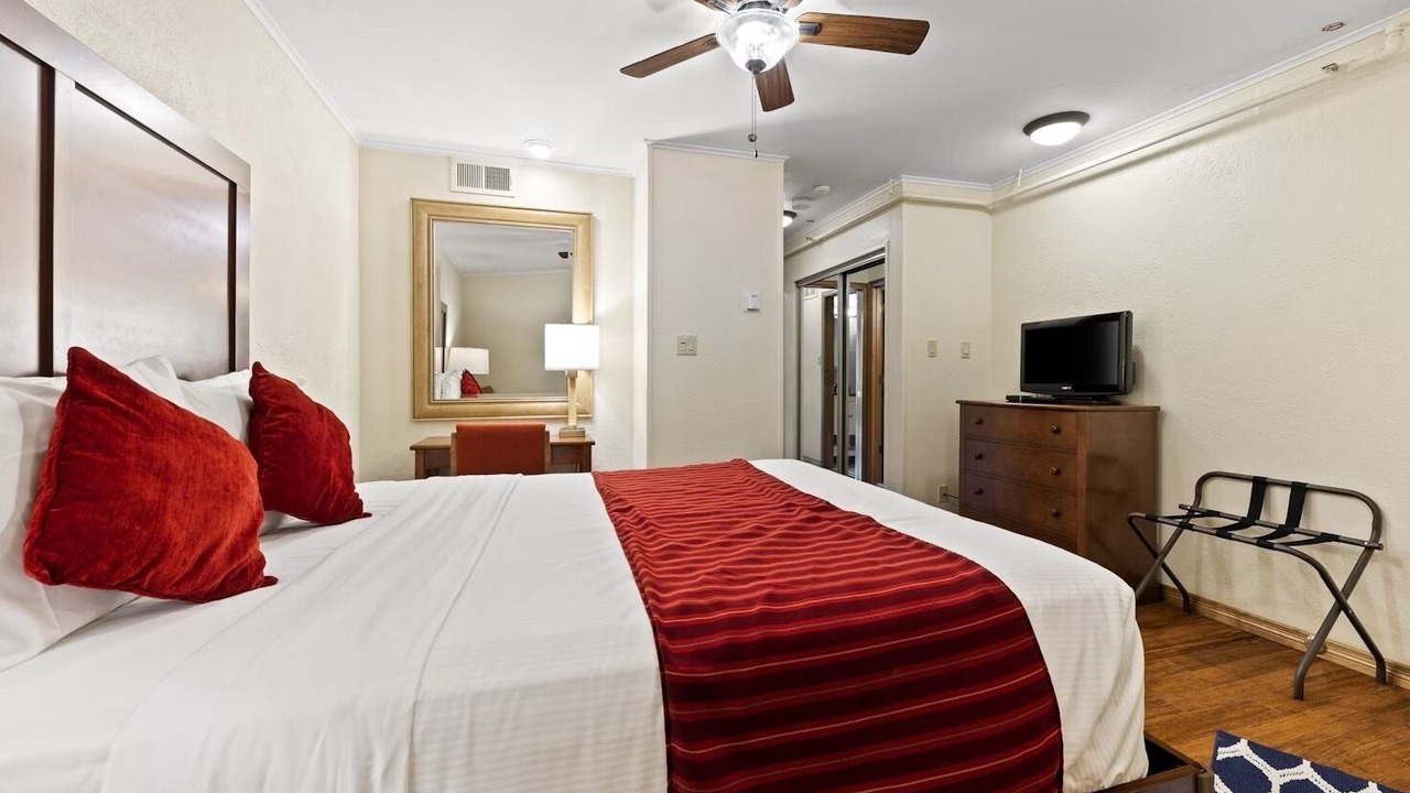 Photo of Bedroom in Avon