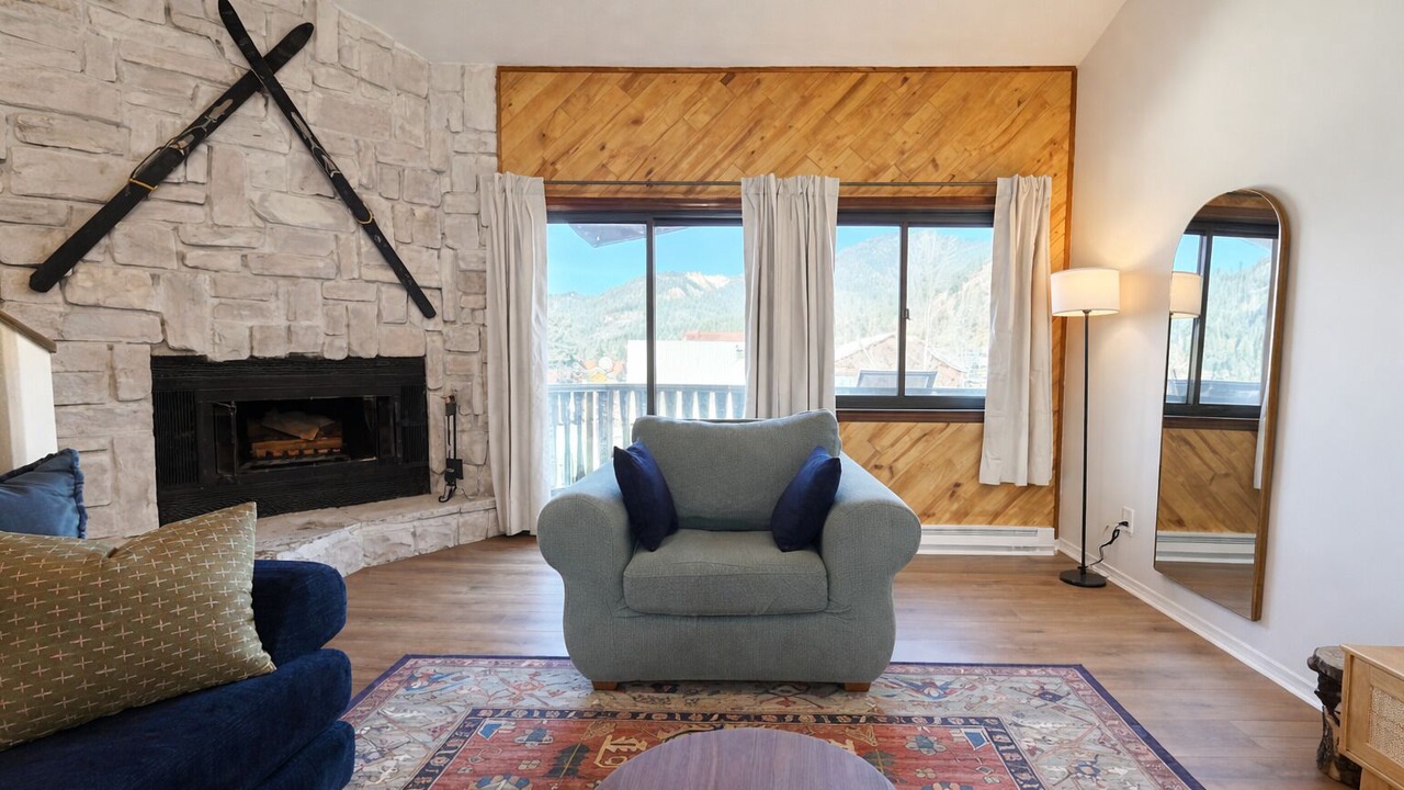 Photo of Livingroom in Red River