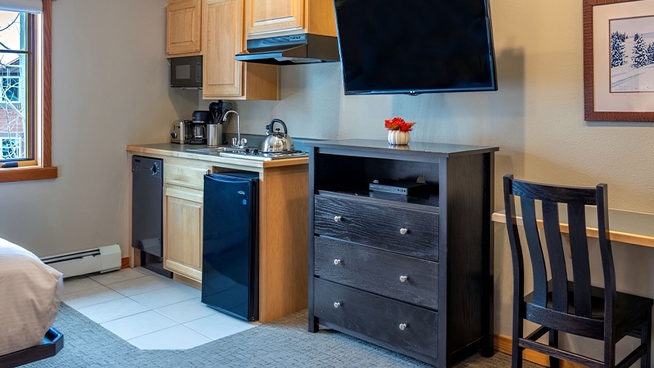Photo of Bedroom in Peak 9
