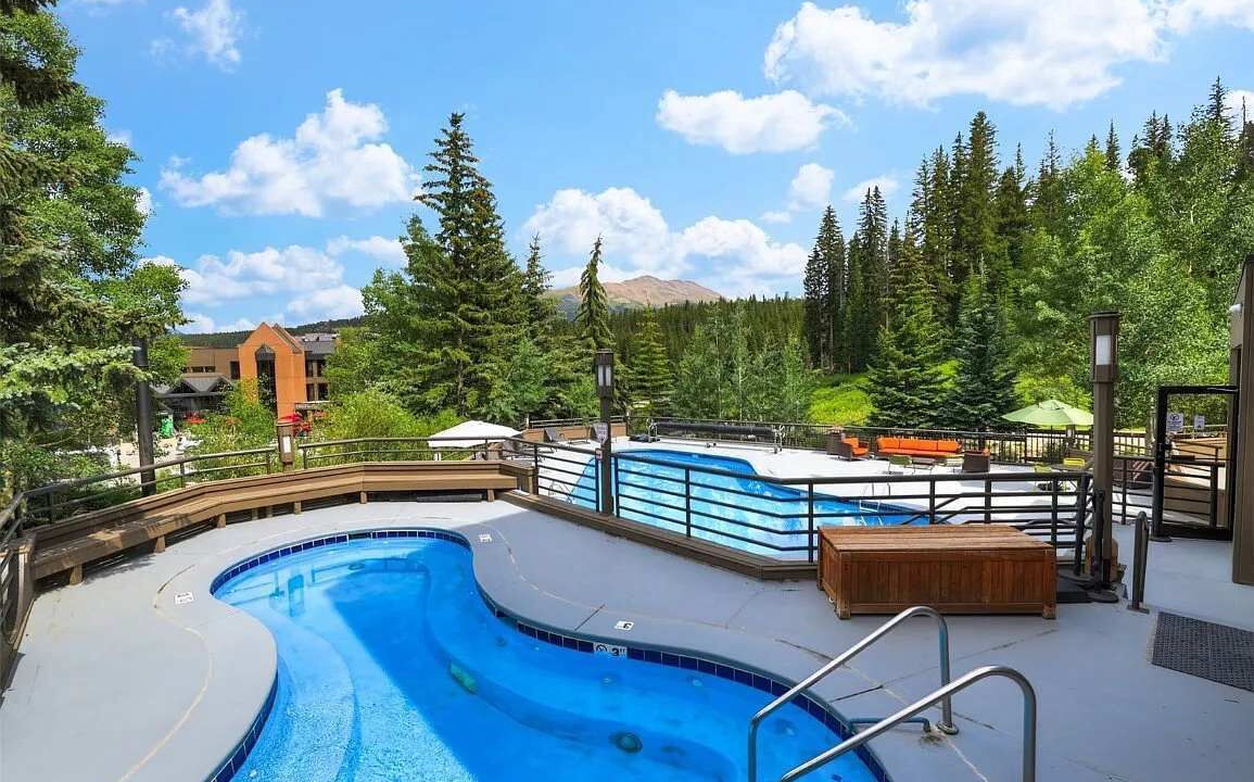 Photo of Outdoor in Peak 9
