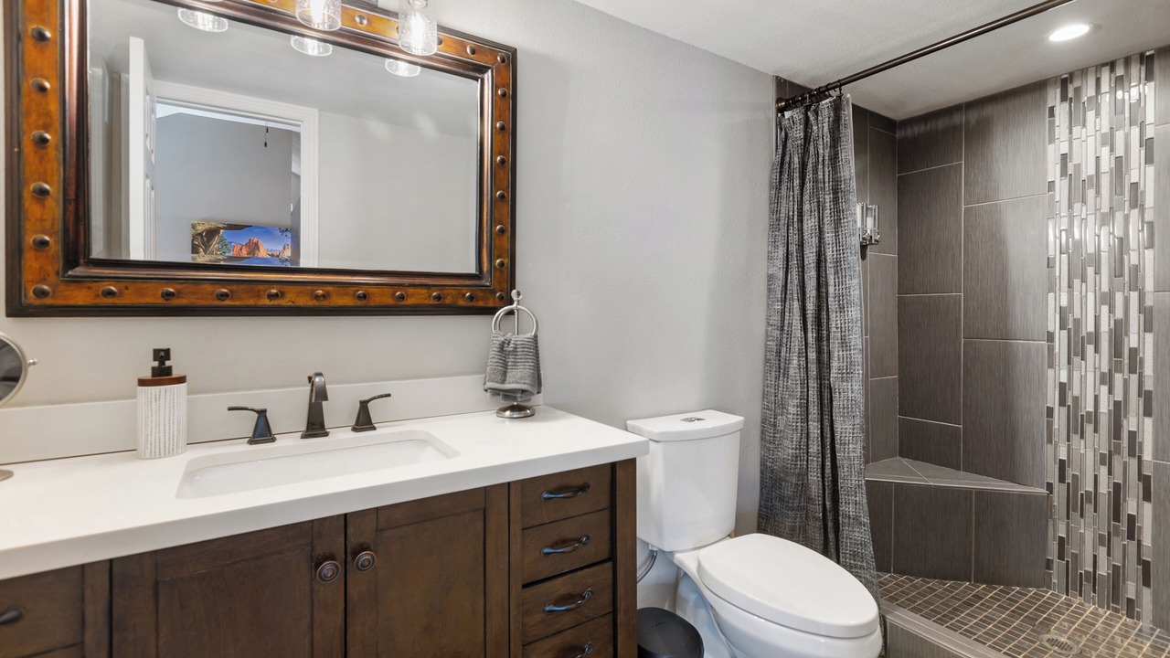 Photo of Bathroom in Manitou Springs Historic District