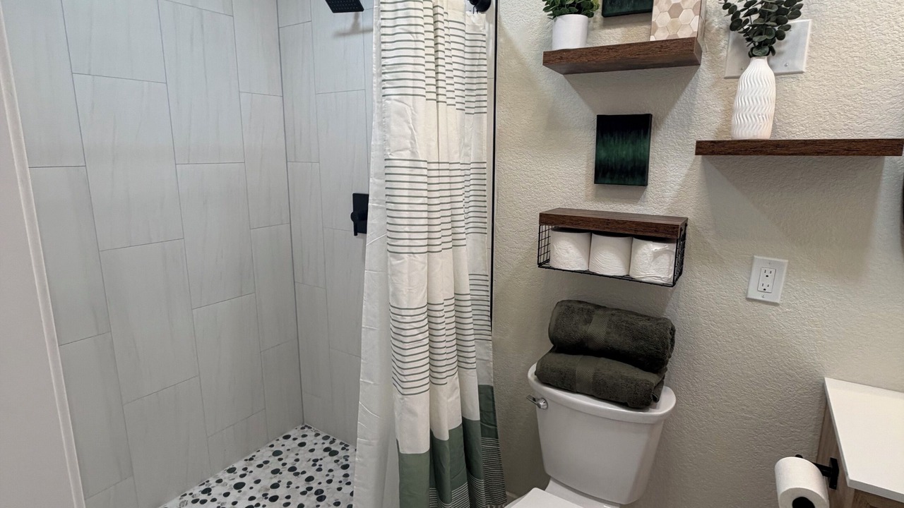 Photo of Bathroom in Columbine