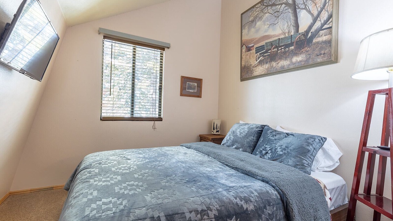 Photo of Bedroom in Meadow View Heights