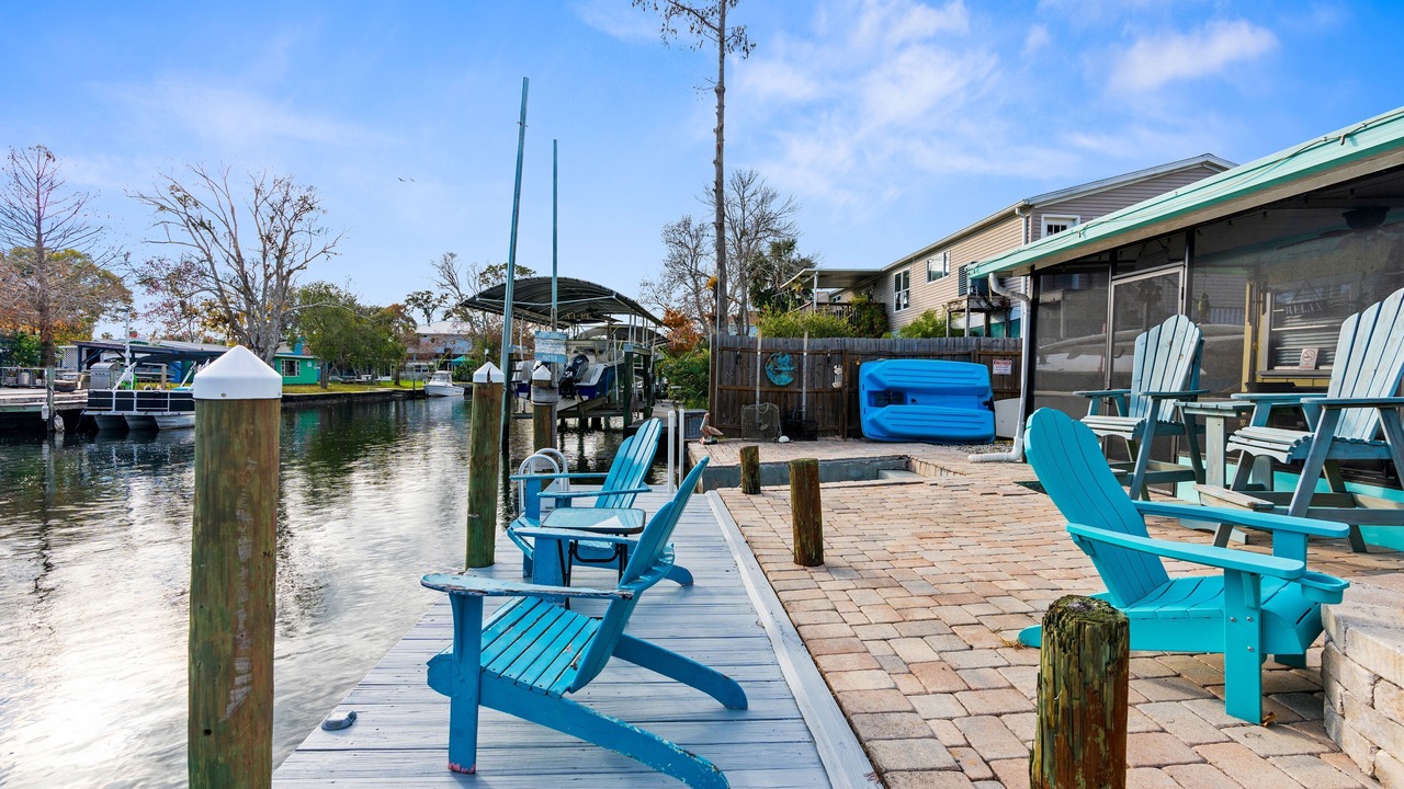 Photo of Patio Balcony in Weeki Wachee Gardens