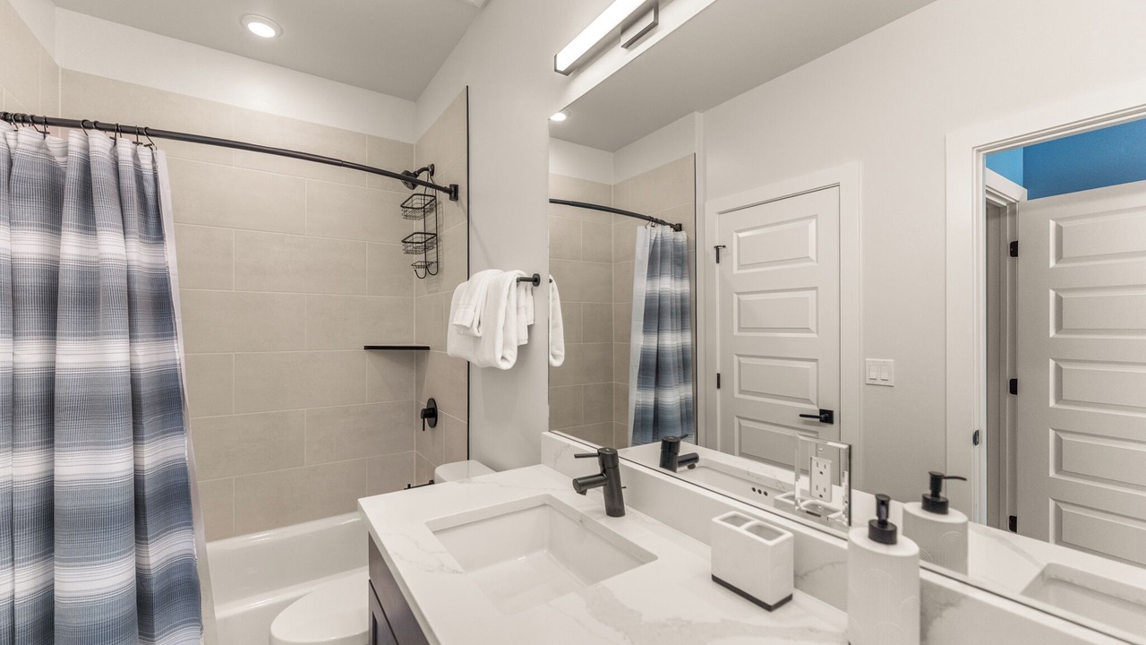 Photo of Bathroom in Lakeside Village