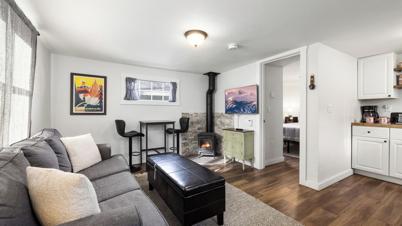 Photo of Livingroom in Historic District