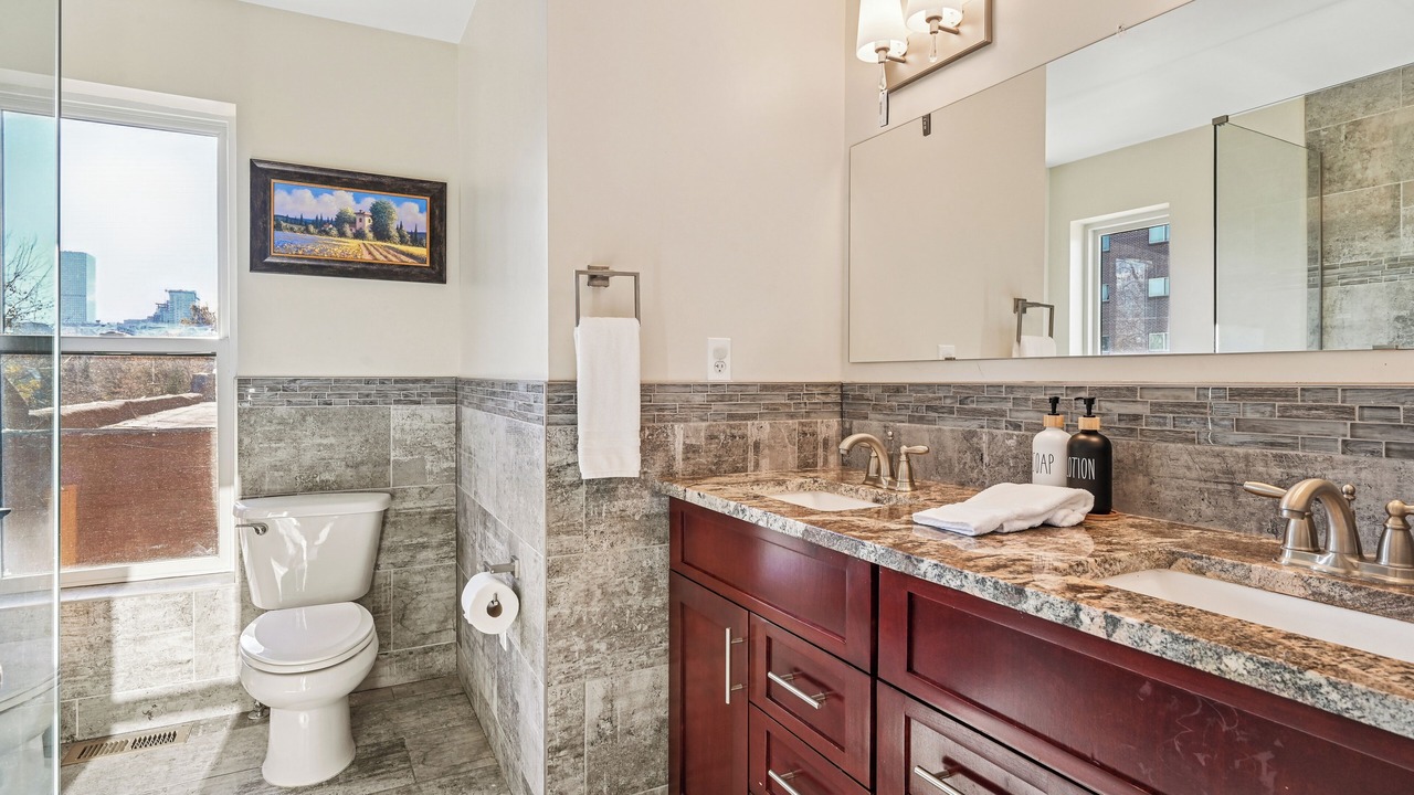 Photo of Bathroom in Curtis Park