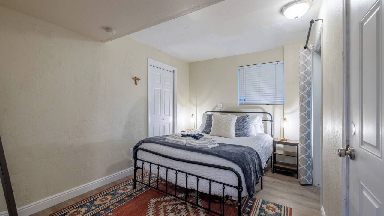 Photo of Bedroom in Sandy