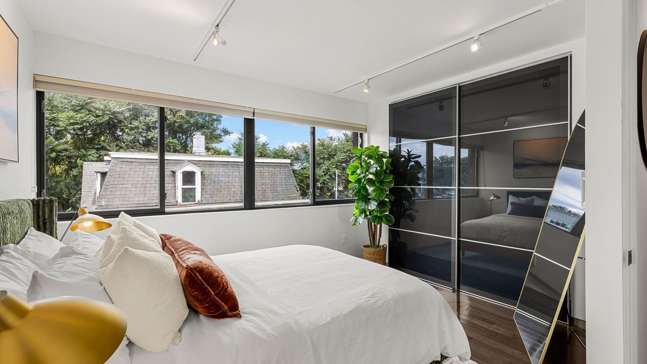 Photo of Bedroom in Curtis Park