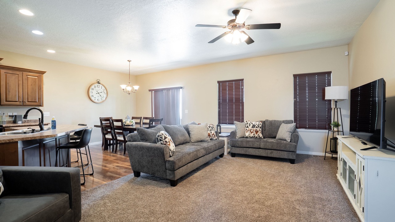 Photo of Livingroom in Vernal